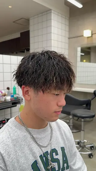 ショート パーマ ヘアアレンジ メンズ 艶カラー の達人のヘアスタイル