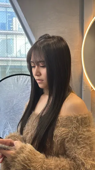 ロング 韓国ヘア/ブリーチ無 しWカラー/オリーブのヘアスタイル