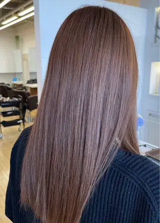 セミロング カラー Urio所属・今雪 聡美のヘアスタイル