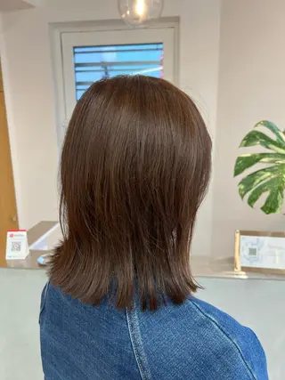 ミディアム カラー 小森聖奈 韓国風レイヤーカットのヘアスタイル