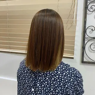 セミロング 伊藤 玲衣のヘアスタイル