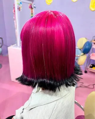 ミディアム TOY🐈‍⬛🎀 派手髪/地雷系のヘアスタイル