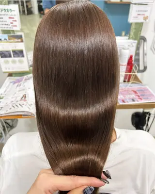 カラー 拝頭　奈枝 Beretのヘアスタイル