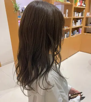 ロング カラー 下川 由貴のヘアスタイル