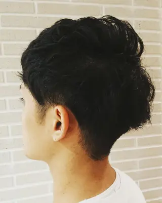 メンズ ブリーチ/ヘアケア/ 艶髪/イギチハルのヘアスタイル