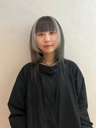 セミロング ☀️コミヤマミユ☀️ /パーマ/ハイトーンのヘアスタイル