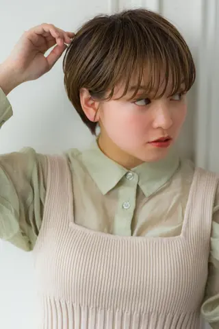 ショート カラー ARIETTA GINZA 銀座のヘアスタイル