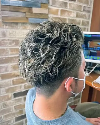 ショート カラー パーマ メンズ 再現性◎✨艶髪🔆 川﨑友稀のヘアスタイル