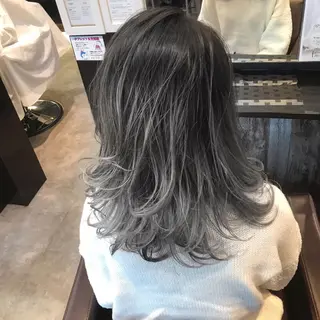 ミディアム カラー KIRA スズキ タクヤ／店長のヘアスタイル