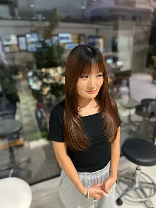 ロング 菅沼 紀世のヘアスタイル