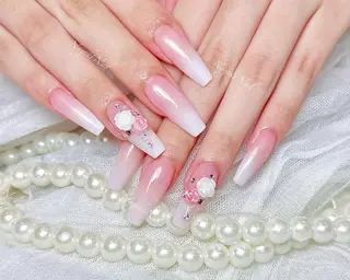 ネイル 🦋 Queenieのネイルデザイン