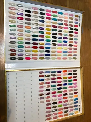 ミディアム ネイル 長さ出し専門 nynaのネイルデザイン