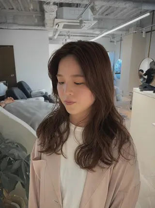 セミロング カラー Miyamoto Yasuchikaのヘアスタイル