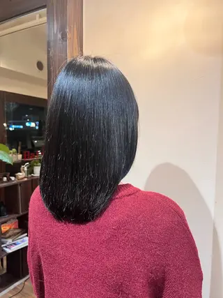 セミロング Luster Friends所属・まゆ | 艶カラー | ストレートのヘアスタイル