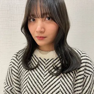 ミディアム カラー RorriM natsuのヘアスタイル