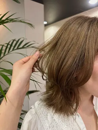 セミロング カラー ブリーチカラー/ベー ジュ/Hono🦖のヘアスタイル