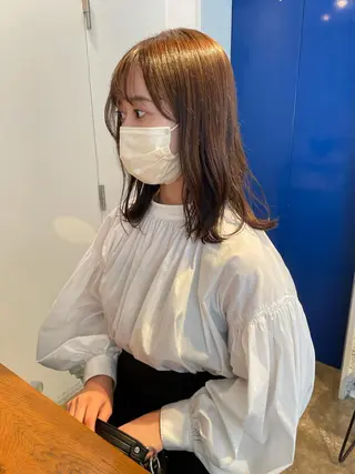 ミディアム カラー MIOベージュカラー 柔らかいカラーのヘアスタイル