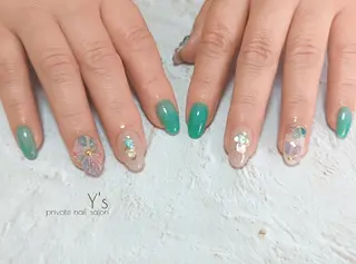 ネイル YUMI NAGAI  のネイルデザイン