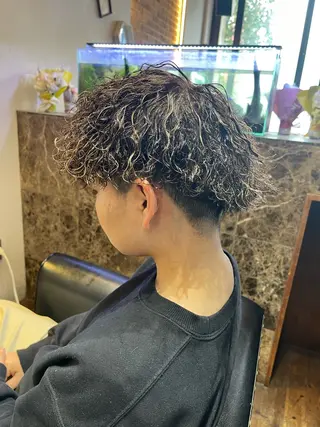 ショート パーマ メンズ アンダーバーホワイト上本町所属・園田 光輝のヘアスタイル