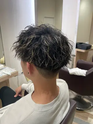 パーマ メンズ reve by first所属・小林 純一郎のヘアスタイル