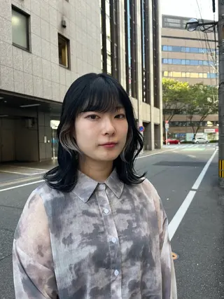 カラー こまつばらみお/レイ ヤー/ダブルカラーのヘアスタイル