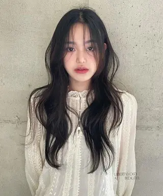 ロング 韓国アンニュイ/ アミのヘアスタイル