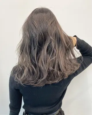 セミロング カラー ヘアアレンジ 【公式】amble luxe池袋東口🩷のヘアスタイル