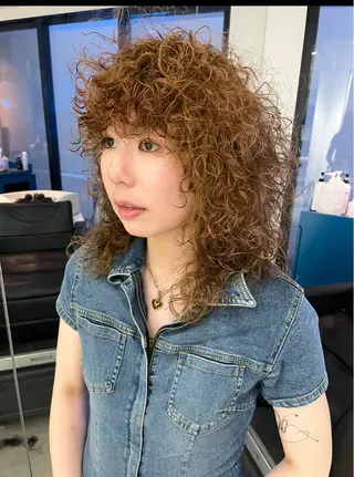 ロング パーマ スパイラルパーマ 🌐hina⭐️のヘアスタイル