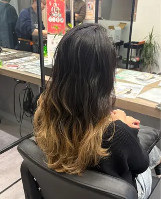 ロング カラー Nail &Beauty by UNO伊勢原所属・COCO .のヘアスタイル