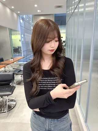 ロング カラー ひかり／ベージュ ／似合わせカットのヘアスタイル