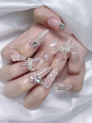 ネイル LEELA NAIL STUDIO所属・LEELA NAIL STUDIOのネイルデザイン
