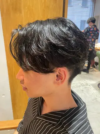 メンズ emu 新宿所属・ケイト🌙 ブリーチカラーのヘアスタイル