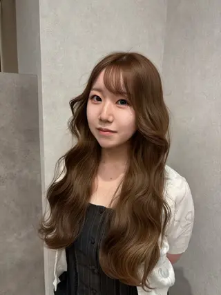セミロング VIEW YOKOHAMA所属・透明感カラー ／kana‎🤍のヘアスタイル