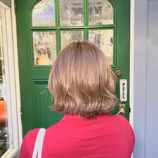 ショート カラー BRITS 渡辺 菜々子のヘアスタイル