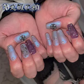 ネイル BLUEM なな🐶のネイルデザイン