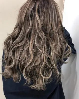 カラー パーマ ヘアアレンジ メンズ キッズ ネイル マツエク・マツパ 酸性ストレート 髪質改善大槻勇樹のヘアスタイル