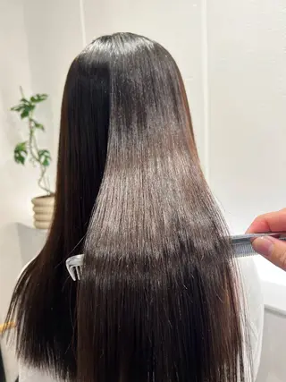 パーマ AIconic nagoya所属・縮毛矯正/ レイヤー/ミディアムのヘアスタイル