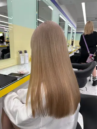 ロング カラー ハイトーンカラー 🦄レイヤーカットのヘアスタイル