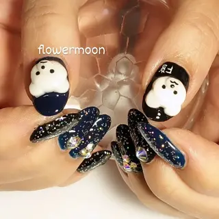 ネイル フラワー ムーンのネイルデザイン