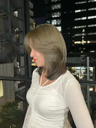 カラー くすみカラー/縮毛 ayukaのヘアスタイル