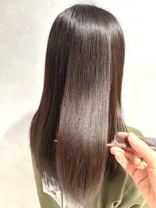 ロング 髪質改善✨透明感カラ ー🌈シエルブルーのヘアスタイル