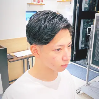 ショート ヘアーサロン　エステ所属・川満 琢也のヘアスタイル