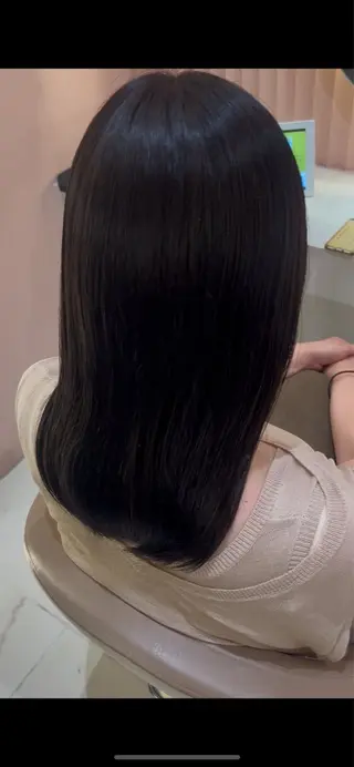 カラー EARTH浦和所属・小向 音緒のヘアスタイル