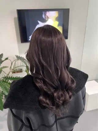 セミロング LEF TATEMACHI所属・西山祐生/ハイトーン /ケアブリーチ/艶髪のヘアスタイル