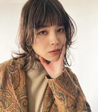 ミディアム パーマ 佐伯 和佳のヘアスタイル