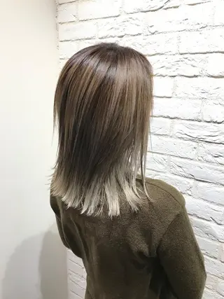 ミディアム カラー UMEDA FIGAROのヘアスタイル