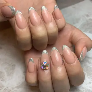 ネイル repos~ルポ~所属・里見 麗のネイルデザイン