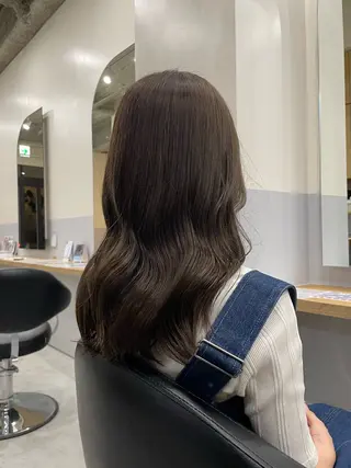 セミロング ノエ/ インナーカラー/高岳のヘアスタイル