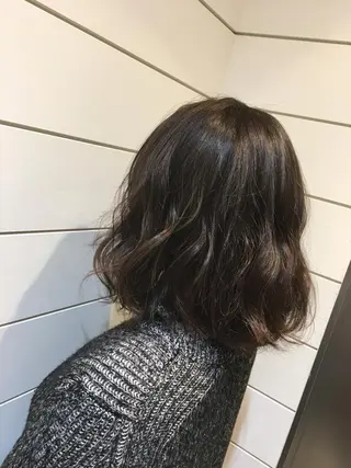 ミディアム カラー パーマ 鍵山 千秋のヘアスタイル