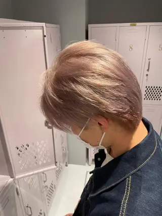 ショート カラー 新宿店長 🦄ブリーチYUGOのヘアスタイル